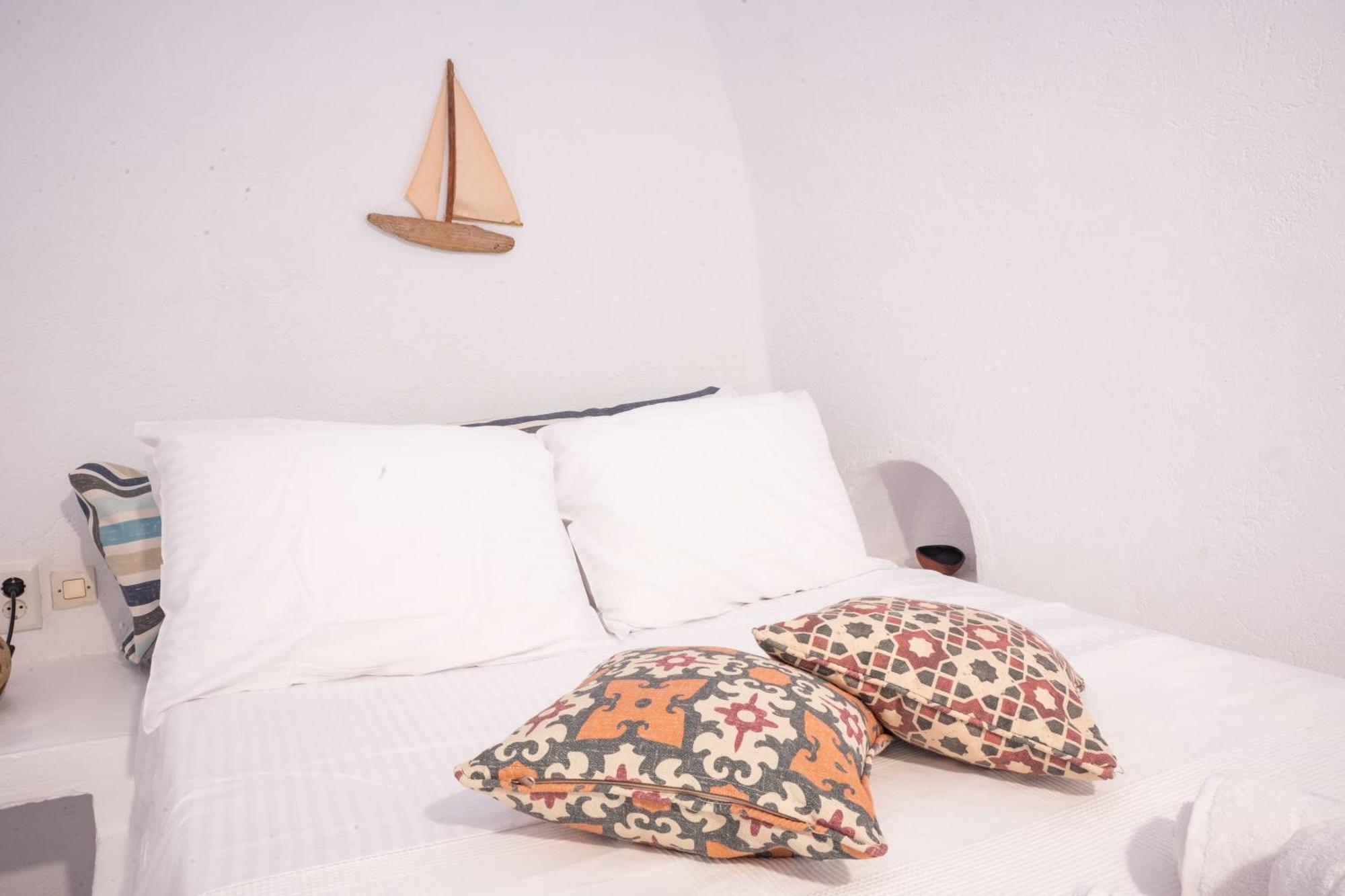 Joy House * Akrotírion